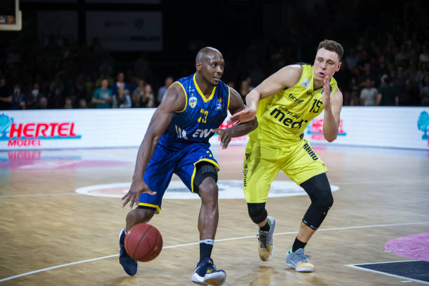 几位年轻选 几位年轻选